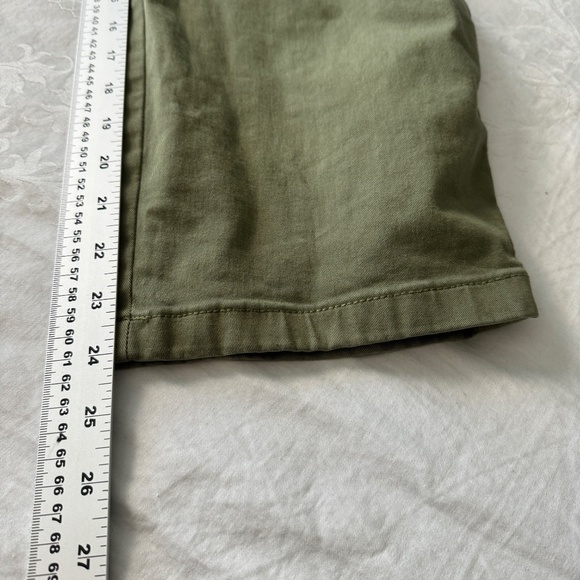 Torrid Women's High-Rise Army Green Chino Cropped Pants Size 22 Pockets - Picture 11 of 13